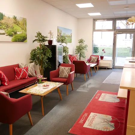 Parkhotel Marzahn 3* ברלין