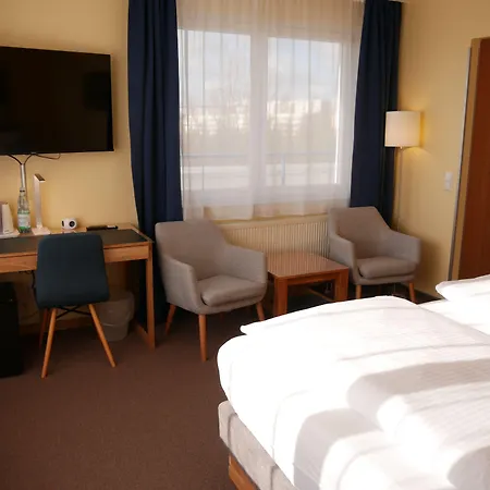 Parkhotel Marzahn 3* ברלין