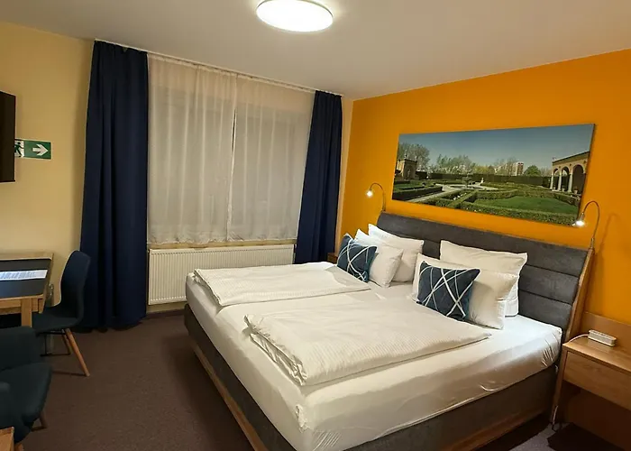 Parkhotel Marzahn 3* برلين