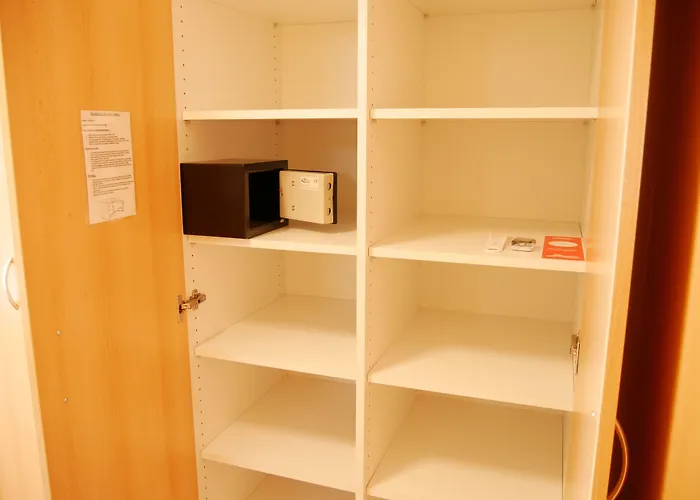 Parkhotel Marzahn Отель Берлин