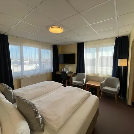 Otel Parkhotel Marzahn 3*